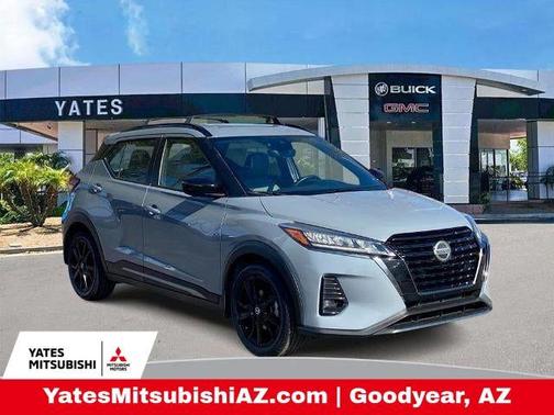 Boulder Gray Pearl 2021 Nissan Kicks SR