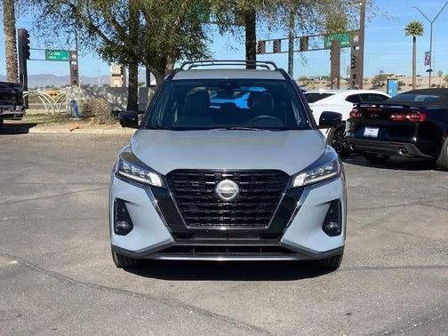 Boulder Gray Pearl 2021 Nissan Kicks SR