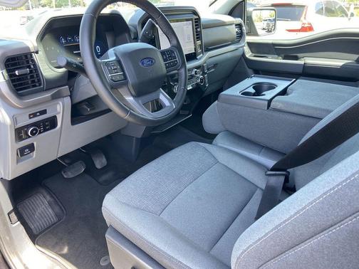 AGATE BLACK METALLIC 2025 Ford F-150 XLT