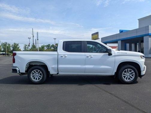 Photo 3 of 29 of 2019 Chevrolet Silverado 1500 RST