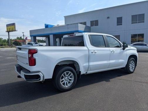 Photo 4 of 29 of 2019 Chevrolet Silverado 1500 RST