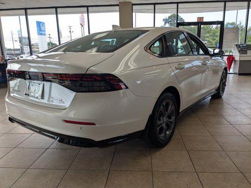 Platinum White Pearl 2026 Honda Accord Hybrid EX-L