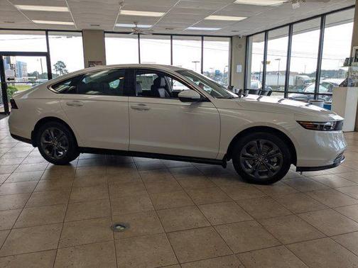 Platinum White Pearl 2026 Honda Accord Hybrid EX-L