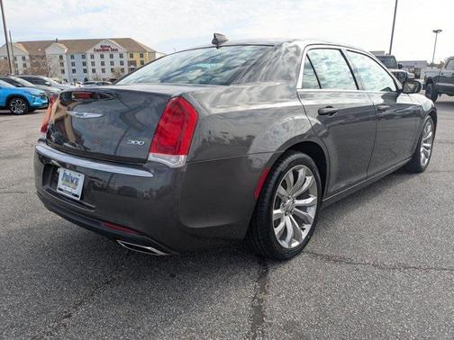 2019 Chrysler 300 Touring
