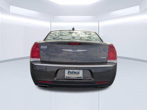 2019 Chrysler 300 Touring