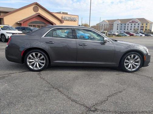 2019 Chrysler 300 Touring
