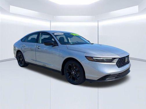 Platinum White Pearl 2025 Honda Accord SE
