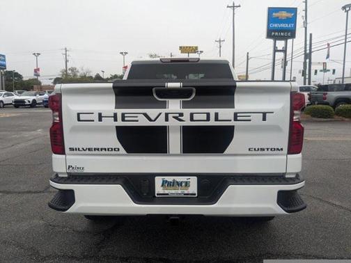2025 Chevrolet Silverado 1500 Custom