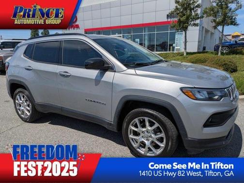 2022 Jeep Compass Latitude Lux