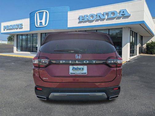 Radiant Red Metallic II 2026 Honda Pilot EX-L