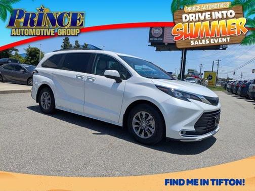 2024 Toyota Sienna XLE 8 Passenger