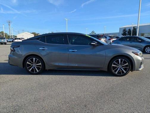 2022 Nissan Maxima SV Xtronic CVT