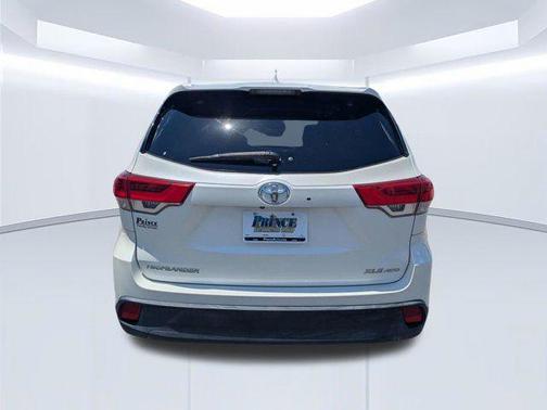 Blizzard Pearl 2017 Toyota Highlander XLE