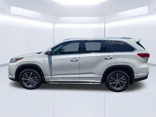 Blizzard Pearl 2017 Toyota Highlander XLE