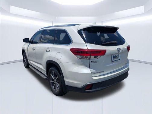 Blizzard Pearl 2017 Toyota Highlander XLE