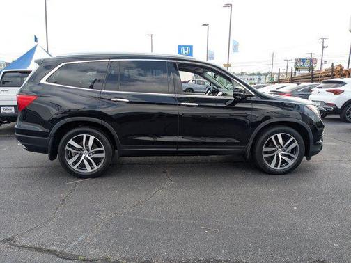 Crystal Black Pearl 2018 Honda Pilot Touring