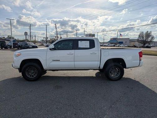 2017 Toyota Tacoma SR