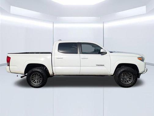 2017 Toyota Tacoma SR