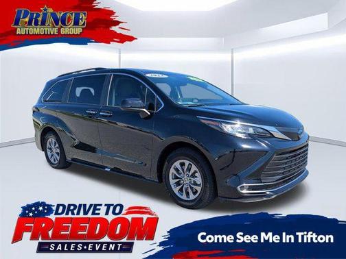 Midnight Black Metallic 2023 Toyota Sienna XLE