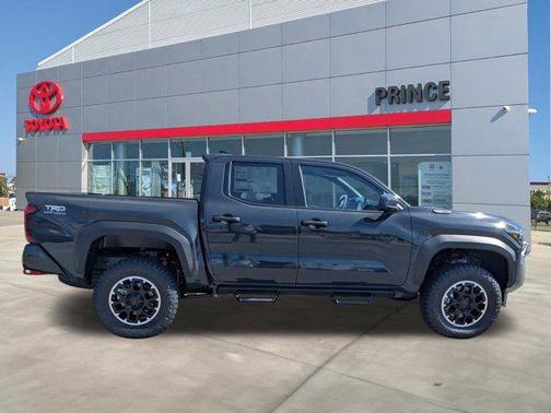 01l7 2026 Toyota Tacoma Hybrid TRD Off Road