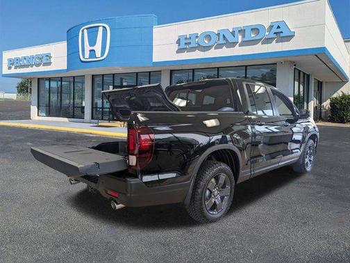 Crystal Black Pearl 2026 Honda Ridgeline TrailSport
