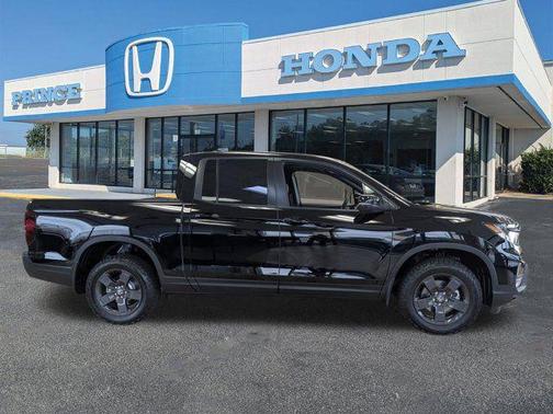 Crystal Black Pearl 2026 Honda Ridgeline TrailSport