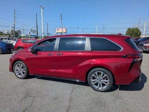 2022 Toyota Sienna Platinum 7 Passenger