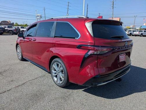 2022 Toyota Sienna Platinum 7 Passenger