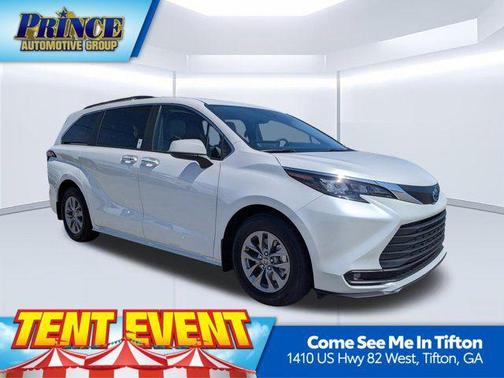 Wind Chill Pearl 2025 Toyota Sienna XLE