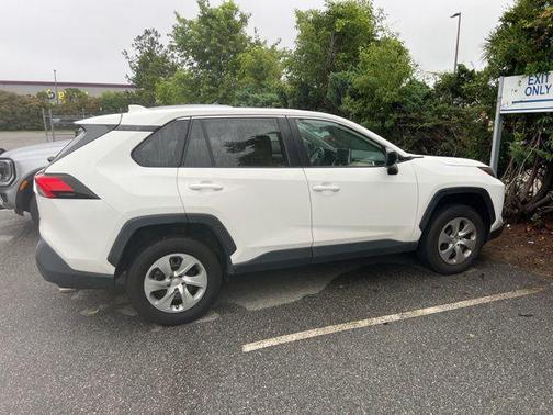 Ice Cap 2023 Toyota RAV4 LE
