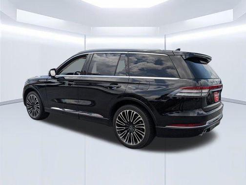 Infinite Black Metallic Clearcoat 2022 Lincoln Aviator Black Label AWD