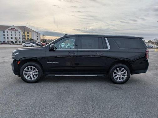 2022 Chevrolet Suburban LT