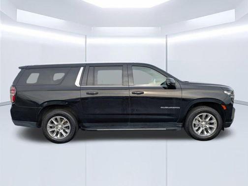 2022 Chevrolet Suburban LT