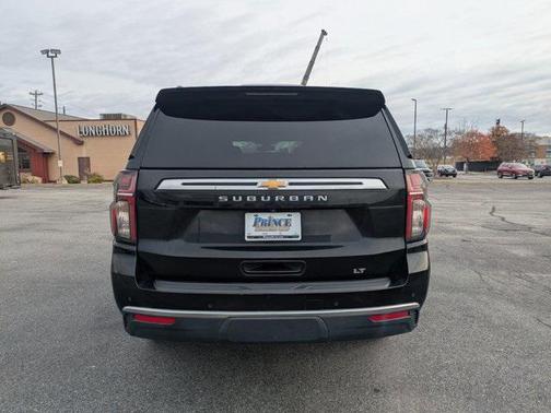 2022 Chevrolet Suburban LT