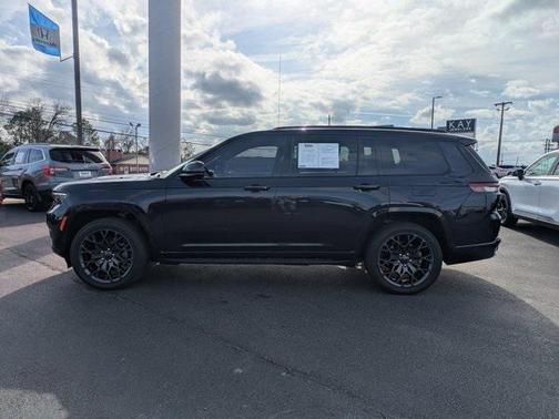 2023 Jeep Grand Cherokee L Summit Reserve