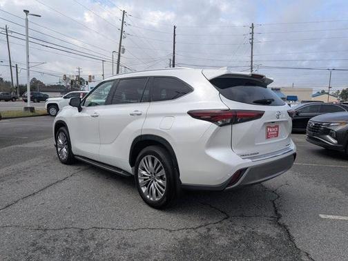 2024 Toyota Highlander Platinum