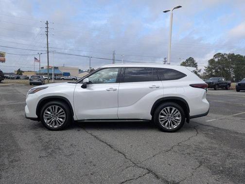 2024 Toyota Highlander Platinum
