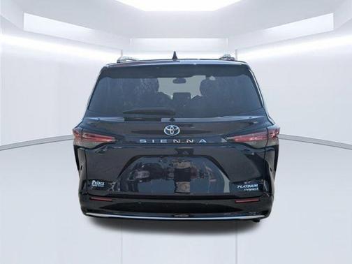 2024 Toyota Sienna Platinum 7 Passenger