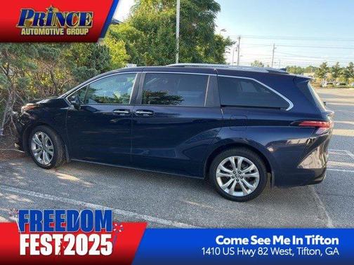 2024 Toyota Sienna Platinum 7 Passenger