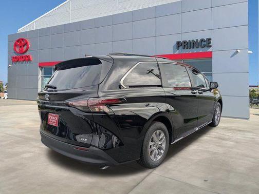 Midnight Black Metallic 2026 Toyota Sienna XLE