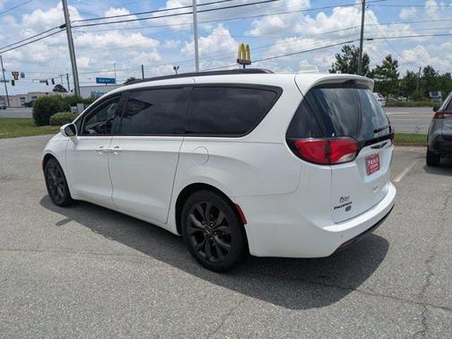 2020 Chrysler Pacifica Touring-L Plus