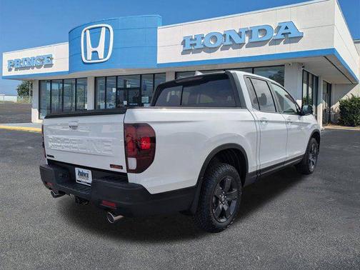 Platinum White Pearl 2026 Honda Ridgeline TrailSport