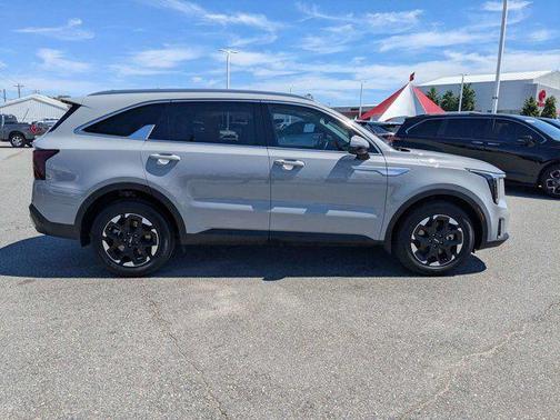 Wolf Gray 2025 Kia Sorento S