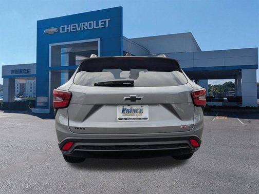 Sterling Gray Metallic 2026 Chevrolet Trax FWD 2RS