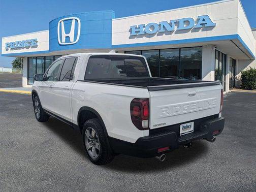 Platinum White Pearl 2026 Honda Ridgeline RTL