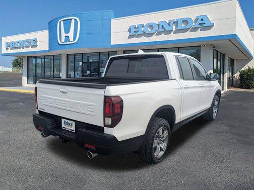 Platinum White Pearl 2026 Honda Ridgeline RTL
