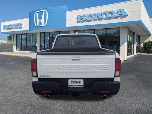 Platinum White Pearl 2026 Honda Ridgeline RTL
