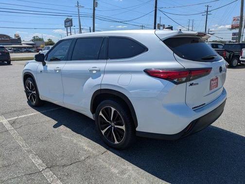 2022 Toyota Highlander LE