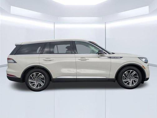 2023 Lincoln Aviator Standard