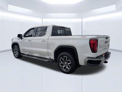 White Frost Tricoat 2023 GMC Sierra 1500 SLT